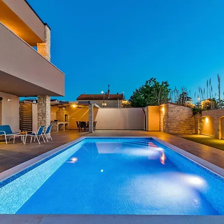 Philippo And Nika * Štinjan